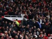 Người hâm mộ Man Utd bỏ về trước khi hết giờ