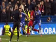 Mourinho đòi phạt thẻ Suarez vì lỗi ăn vạ