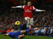 Mesut Oezil: Hổ dữ trận nhỏ, mèo lười trận lớn?
