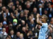 Man City nhận hung tin về Fernandinho