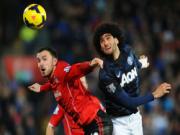 Khi Premier League kỳ thị những “cây sào”