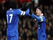 Bryan Oviedo tiêu diệt Man United: David Moyes gục ngã bởi kẻ vô danh