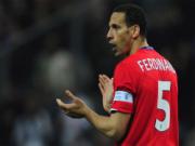 Ferdinand sẽ phải rời Manchester United