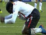 Kolo Toure gợi nhớ lại hình ảnh uất nghẹn của Sammy Kuffour