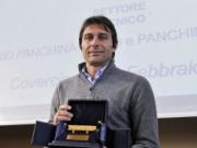 Chelsea “tấn công” Conte, rộ tin Juventus sẵn sàng bán Vidal