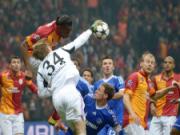 Drogba mờ nhạt, Galatasaray không thể chiến thắng trước Schalke