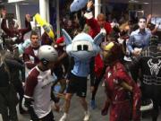 Sao Man City "quậy tưng" với điệu nhảy Harlem Shake