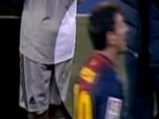 Bị "ném đá" nhiều, Messi vẫn không cần thanh minh