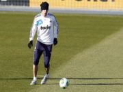 Oezil bị treo giò, Mourinho vẫn “làm ngơ” với Kaka