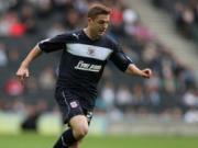 Cầu thủ thừa nhận là gay và về hưu ở tuổi 25