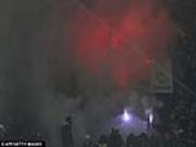 Mario Balotelli bị phân biệt chủng tộc trong trận derby Milan