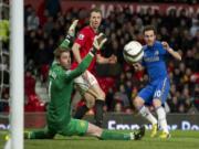 De Gea được Rafa Benitez vỗ về thân mật