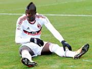 AC Milan: Niang, 20 cm và câu chuyện cổ tích của đời người