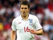ĐT Anh: Sẽ rất hoang phí nếu Carrick phải đá trung vệ