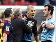 Barca cũng tấn công trọng tài: Khi thua, đến "Vua" cũng nổi khùng?