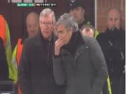 Mourinho đã "thủ thỉ" gì với Sir Alex về chiếc thẻ đỏ của Nani?