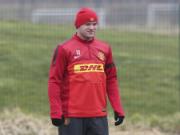 Huyền thoại Bayern cất lời mời Rooney sang Đức thi đấu