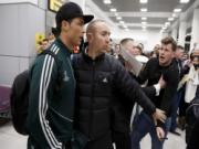 Ronaldo trở về "mái nhà xưa" Manchester trong bộ dạng ... mát mẻ