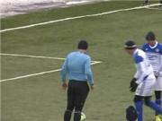 Vất vả thực hiện quả 11m vì... gió