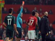 Fan cuồng Man Utd gọi khẩn cấp tới ... cảnh sát để tố "hung thần" Cakir