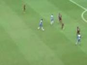 Pha solo kinh điển của cầu thủ mới 18 tuổi