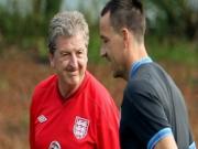 Khủng hoảng trung vệ, Roy Hodgson nhất quyết không "quỵ luỵ" John Terry