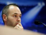 Iniesta thừa nhận Barca phụ thuộc vào Messi