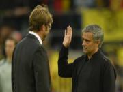 Jose Mourinho đã bị "bóp mũi" như thế nào?