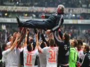 Vô địch Bundesliga, Bayern bắt đầu lăm le cú ăn ba danh hiệu