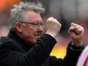 Sir Alex bàn chuyện giữ danh hiệu với nhà Glazer