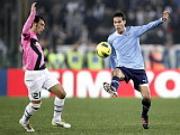 Hernanes đối đầu Pirlo: Nghệ sĩ đụng độ chiến binh