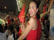 Cầu thủ Việt & giới Showbiz: Tiền hết là tình tan?