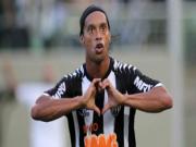 Đồng đội cũ của Neymar suýt sút "vỡ mặt" Ronaldinho