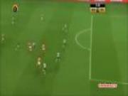 Màn phối hợp nhóm ghi bàn đẹp nhất mùa giải