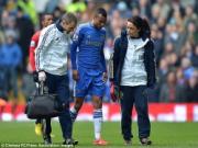 Ashley Cole chấn thương xương sườn, Mourinho lo lắng