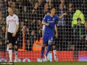 Thủ quân Terry toả sáng rực rỡ, Rafa Benitez vẫn "bàng quan"