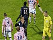 Beckham nhận thẻ đỏ, gây ra màn hỗn chiến trong trận đấu của PSG