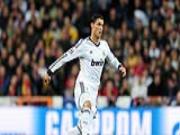 C. Ronaldo và Di Maria từ chối "quà" của nhau