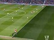 Trọng tài đã giúp M.U vô địch sớm?