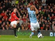 Man Utd khổ sở: Khi Van Persie gắn mác Torres