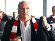 Chủ tịch Bayern bị điều tra trốn thuế: Tất cả quay lưng với Hoeness