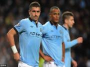 Cú sút phạt ghi bàn "mẫu mực" của Kolarov