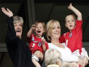 Becks mua xe Audi tặng mẹ vợ