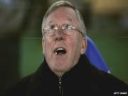 HLV Alex Ferguson nhai gần .... 15.000 chiếc kẹo cao su ở Man Utd
