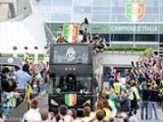 Juventus vô địch sớm 3 vòng: Sắc “trắng đen” che phủ Serie A