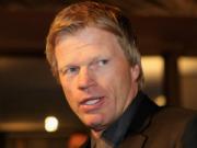 Oliver Kahn lo Bayern "chết vì tâm lý"