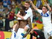 Italia chật vật hạ Mexico trong lần thứ 100 của "Andrea vĩ đại"