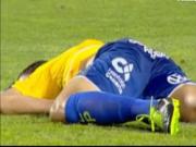 Bất tỉnh sau một pha va chạm mạnh trên sân