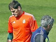 Bị chèn ép, Casillas vẫn không oán hận Mourinho