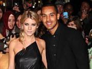 Walcott lấy vợ, dùng quà cưới làm từ thiện